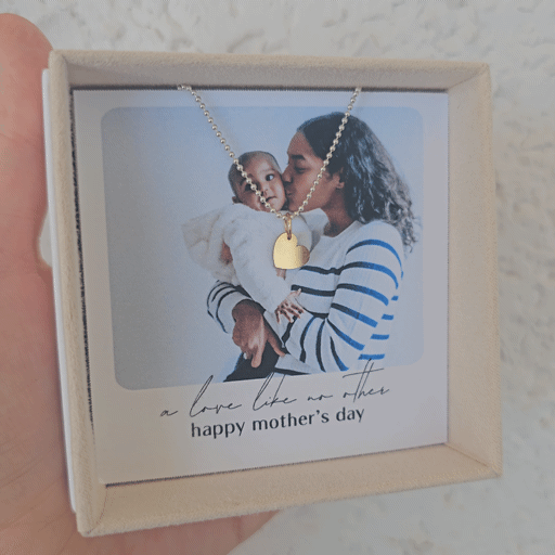 video of mothers day card necklace gift set by Lat & Lo